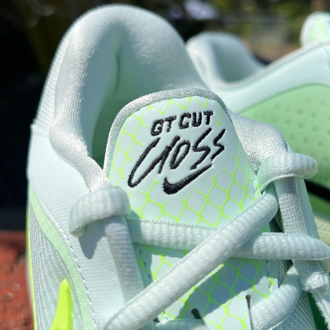 NIKE AIR ZOOM G.T. CUT CROSS 'BARELY GREEN' ナイキ エア ズーム GT