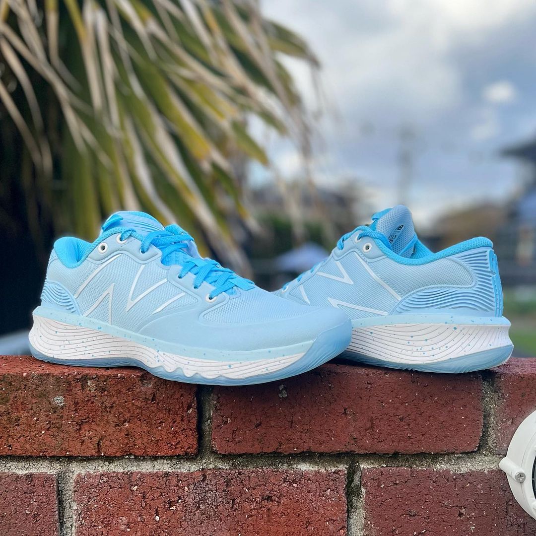 美品 ニューバランス FuelCell HESI LOW R1 バッシュ ニューバランス バスケットボールシューズ Fuelcell HESI LOW R1