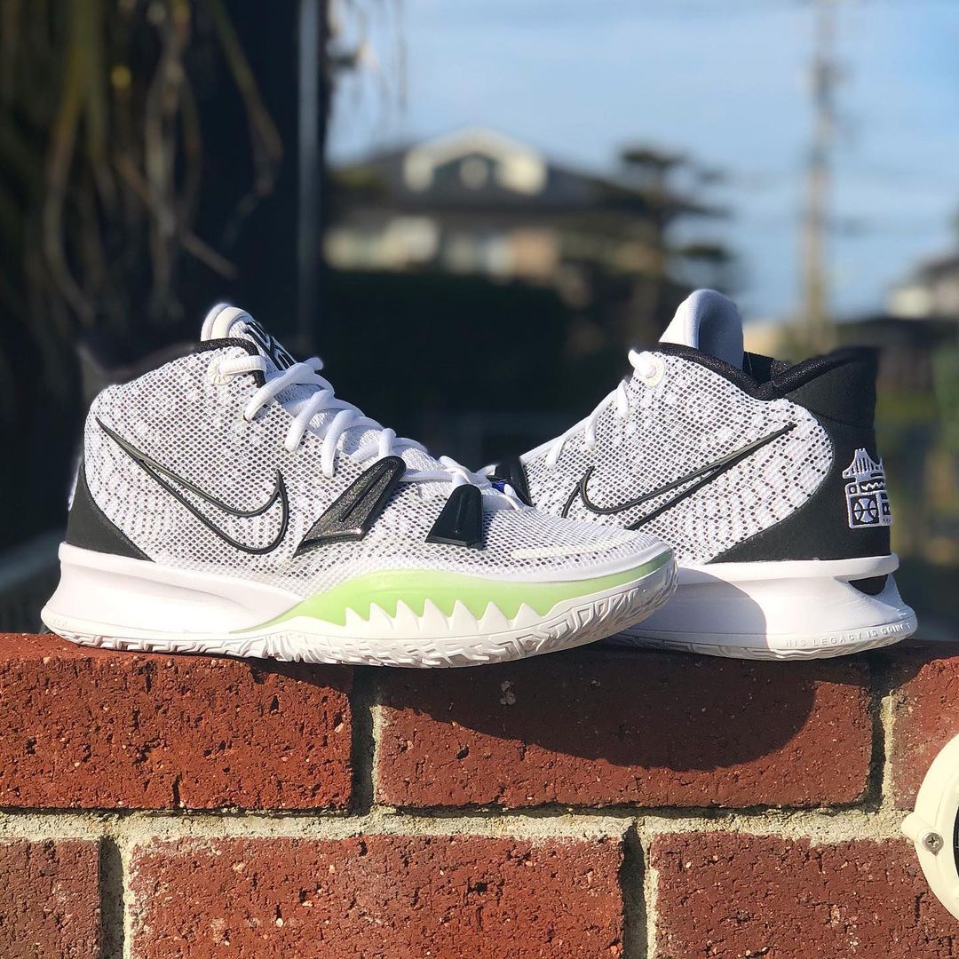 カイリー7 Nike Kyrie 7 EP ナイキ カイリー7 White/Metallic Gold-Black-Grey