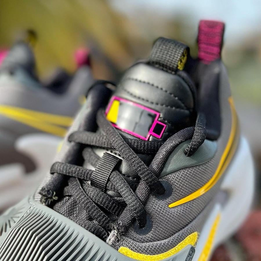 NIKE ZOOM FREAK 3 'BATTERY' ナイキ ズーム フリーク 3 ヤニス