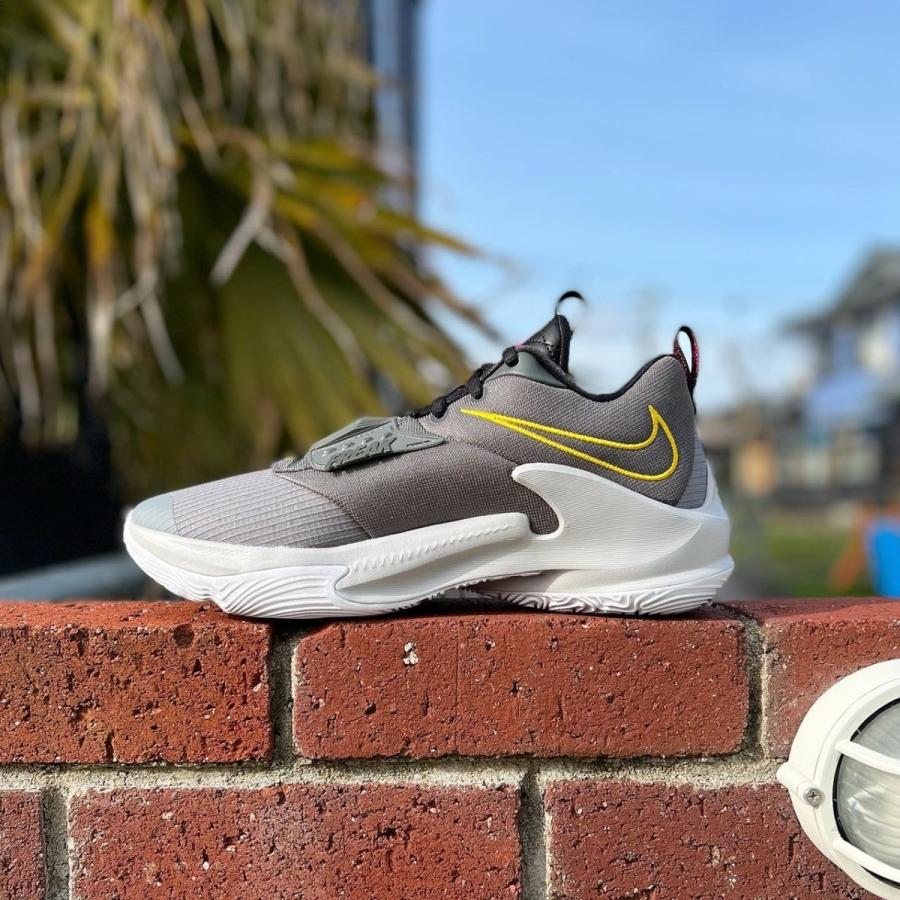 NIKE ZOOM FREAK 3 'BATTERY' ナイキ ズーム フリーク 3 ヤニス