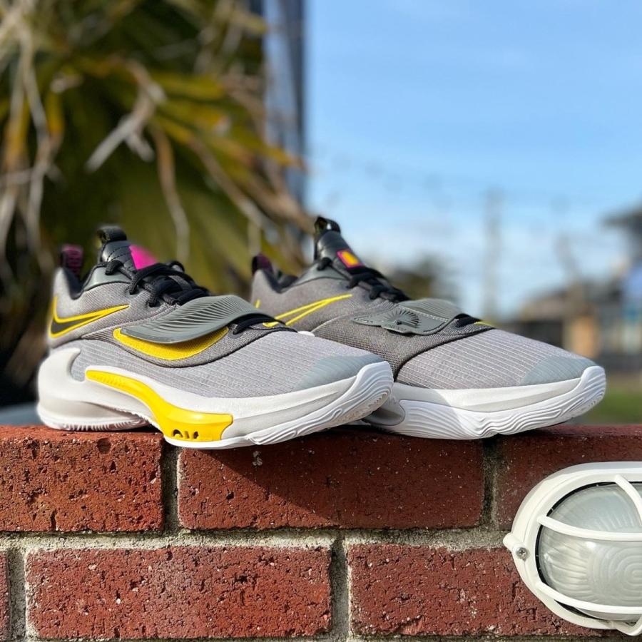 NIKE ZOOM FREAK 3 'BATTERY' ナイキ ズーム フリーク 3 ヤニス