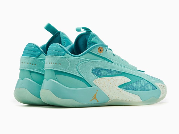 ゴールデン二脚 JORDAN LUKA 2 MATADOR ナイキ ジョーダン ルカ 2 ドンチッチ
