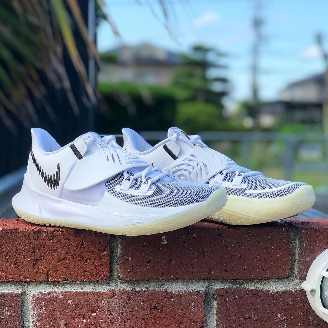KYRIE LOW 3 EP ナイキ カイリー ローカット 3 【MEN'S】 white/black