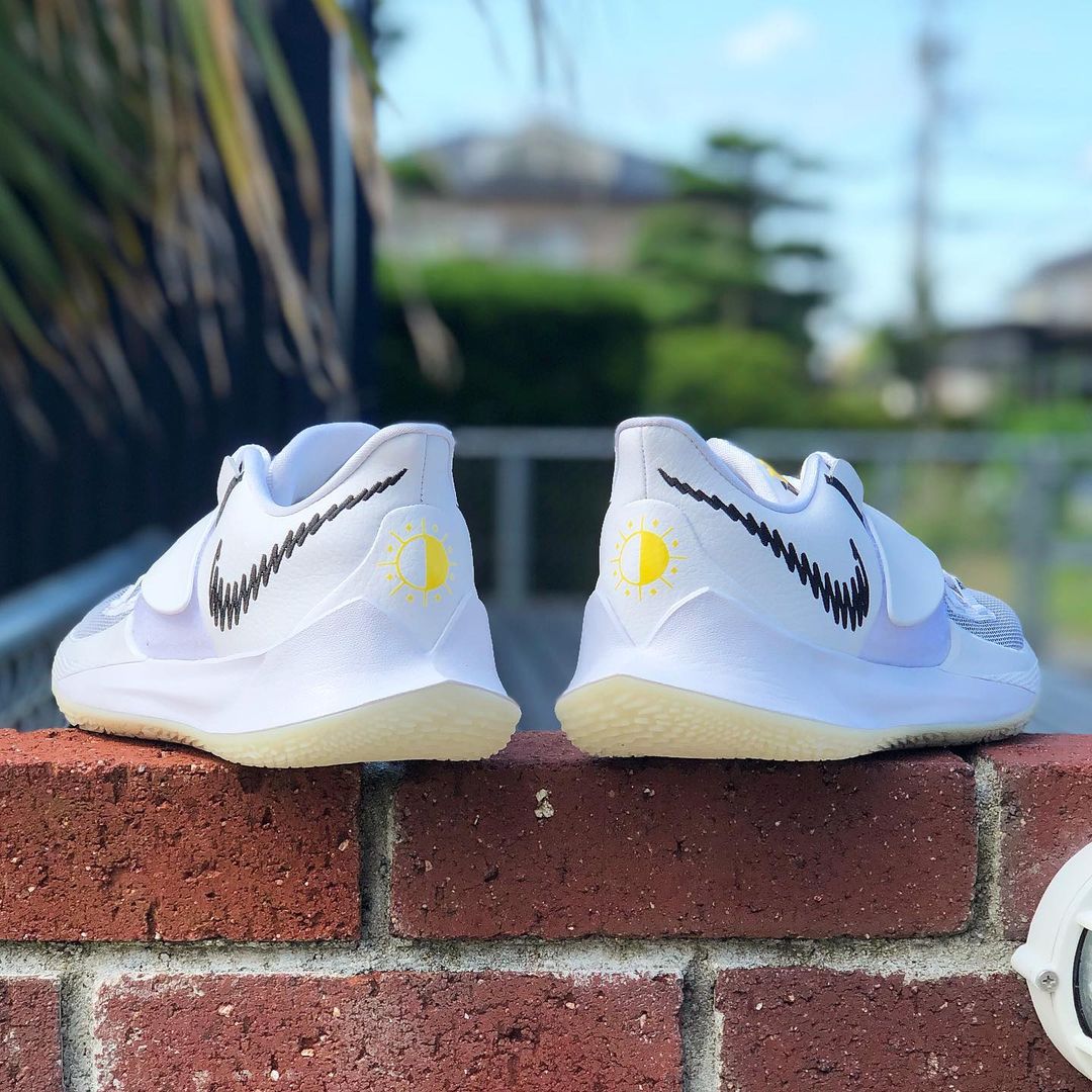 KYRIE LOW 3 EP ナイキ カイリー ローカット 3 【MEN'S】 white/black