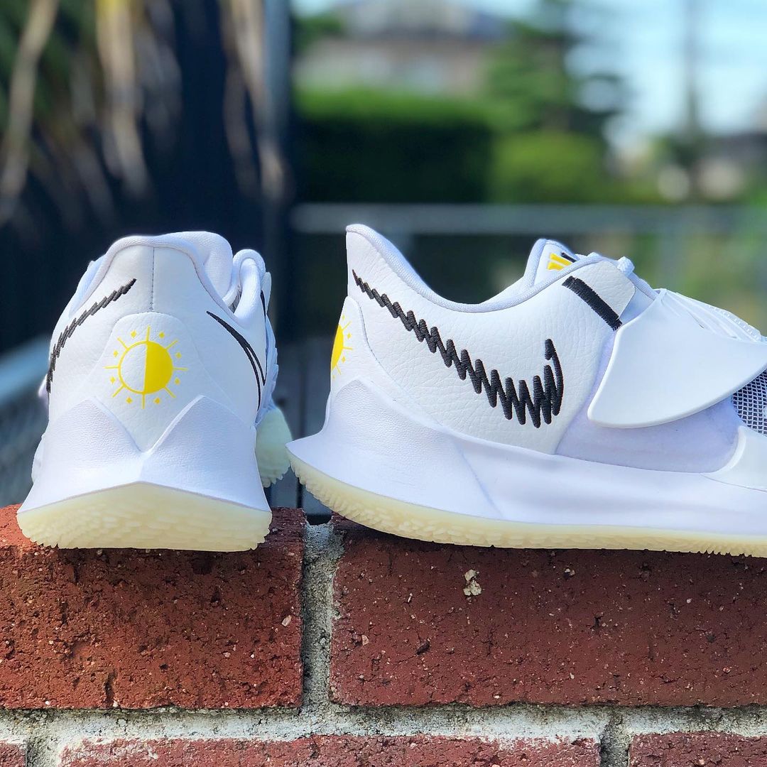 KYRIE LOW 3 EP ナイキ カイリー ローカット 3 【MEN'S】 white/black