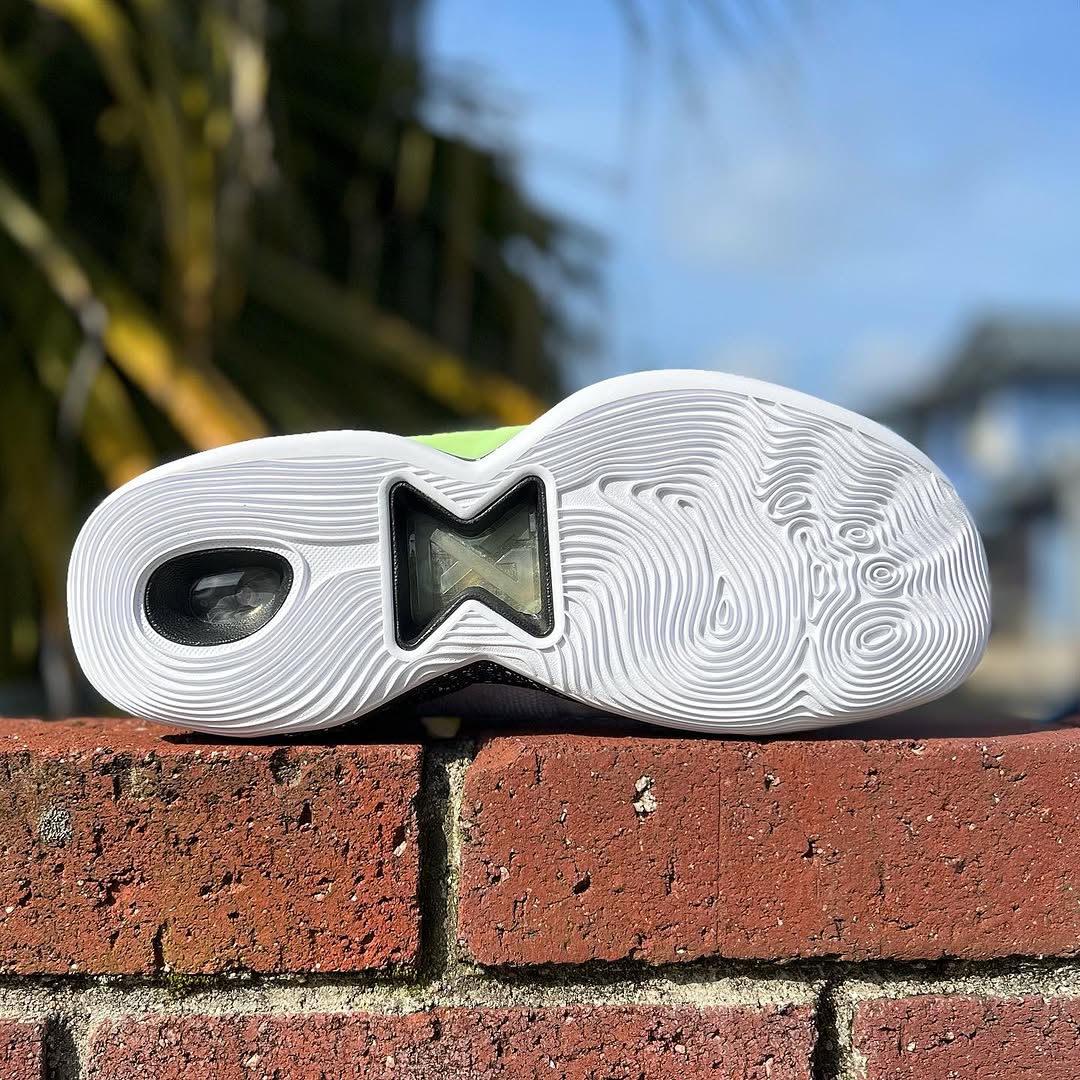 NIKE PG 5 EP 'BLACK WHITE' ナイキ ポール ジョージ 5 【MEN'S