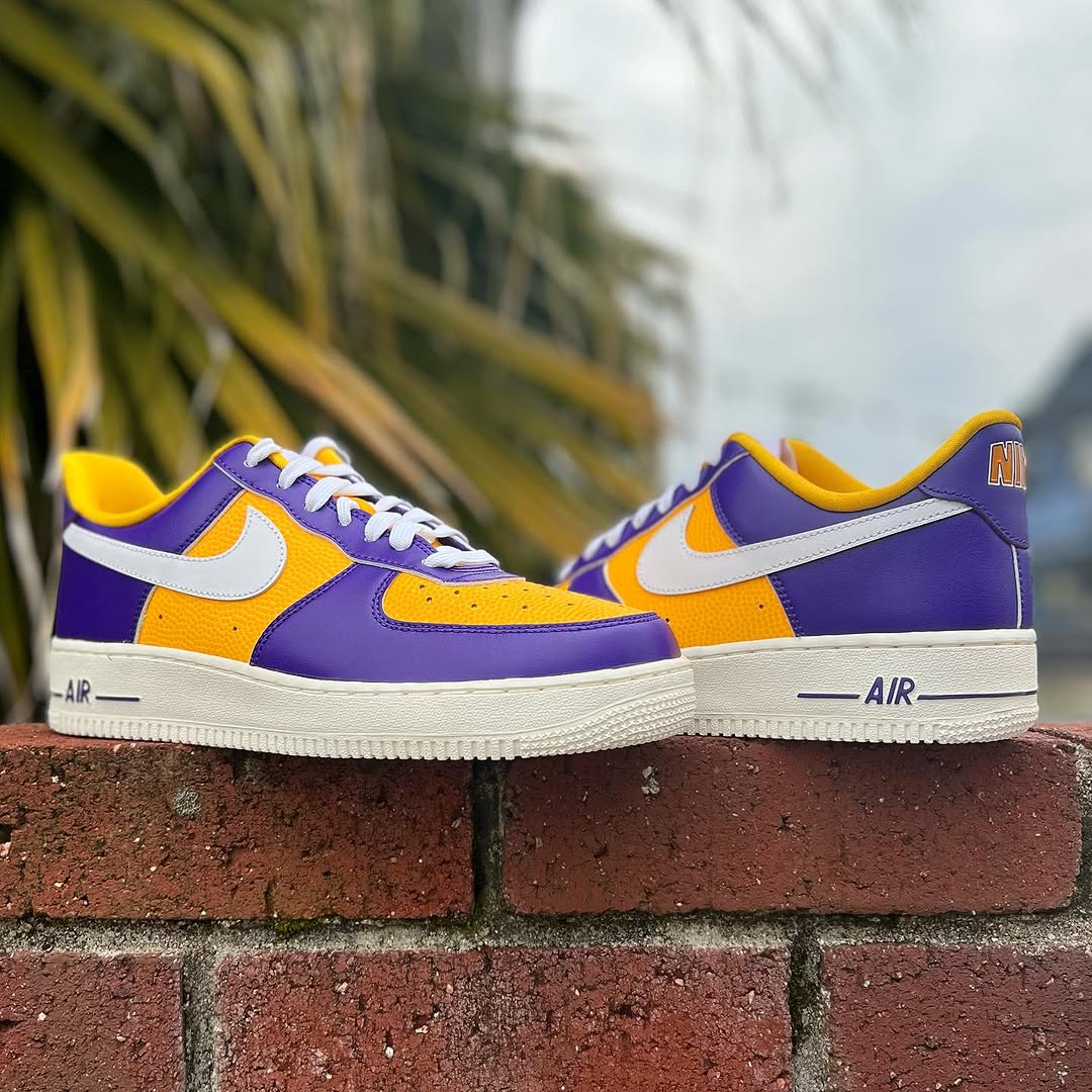 NIKE WMNS AIR FORCE 1 LOW 'BE TRUE TO HER SCHOOL LSU' ナイキ