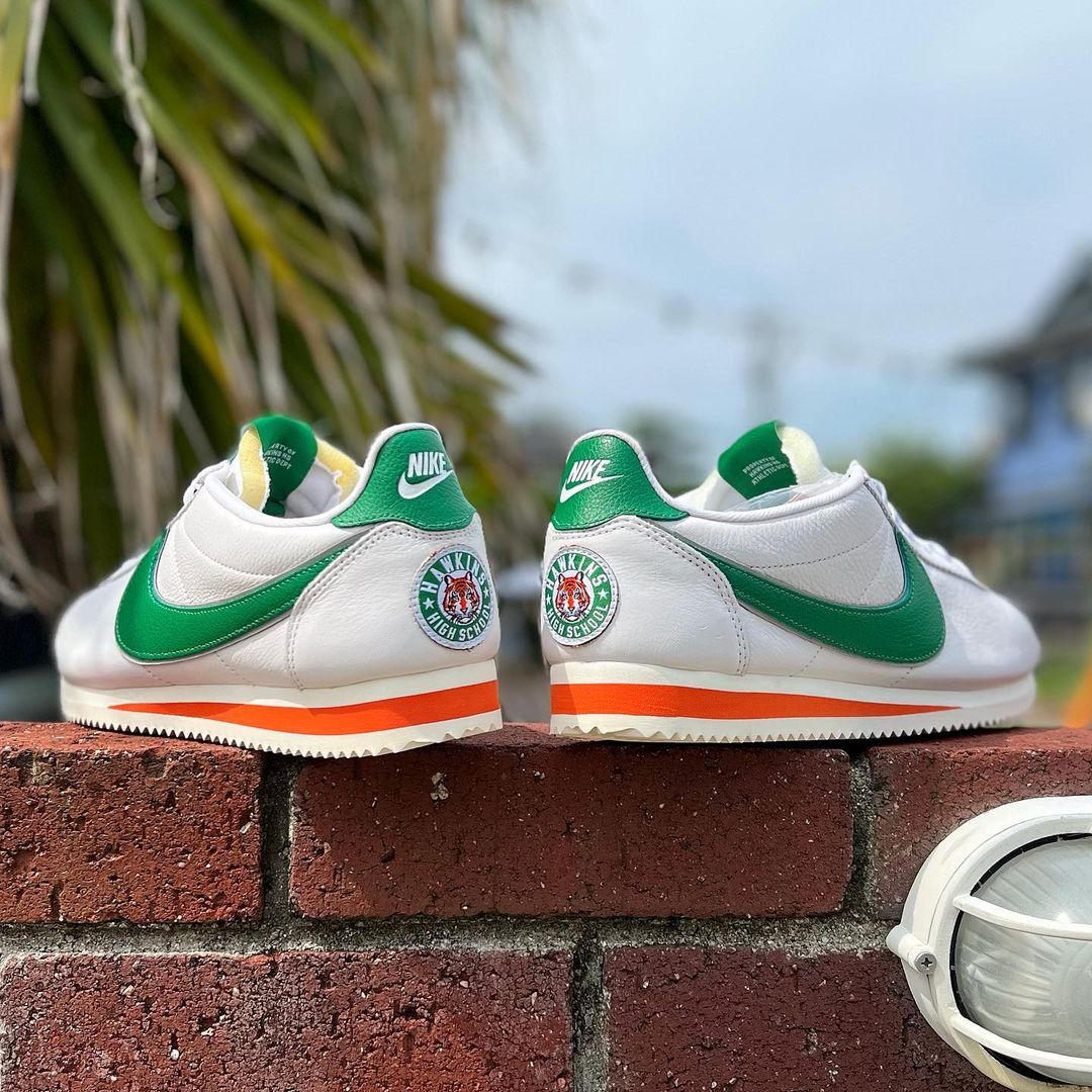 Nike ホワイト/グリーン スニーカー ストレンジャーシングス NIKE CLASSIC CORTEZ QS STRANGER THINGS ナイキ X ストレンジャー