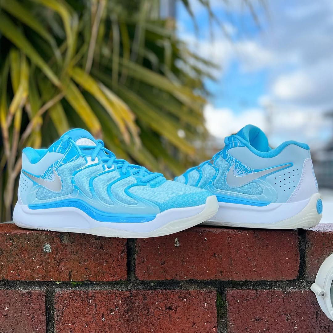 NIKE KD 17 'CHRISTMAS' ナイキ ケーディ 17 ケビン デュラント