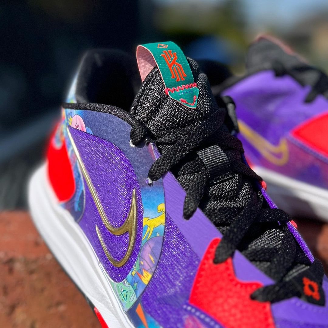 NIKE KYRIE LOW 5 'JEWELL LOYD MURAL' ナイキ カイリー ローカット 5