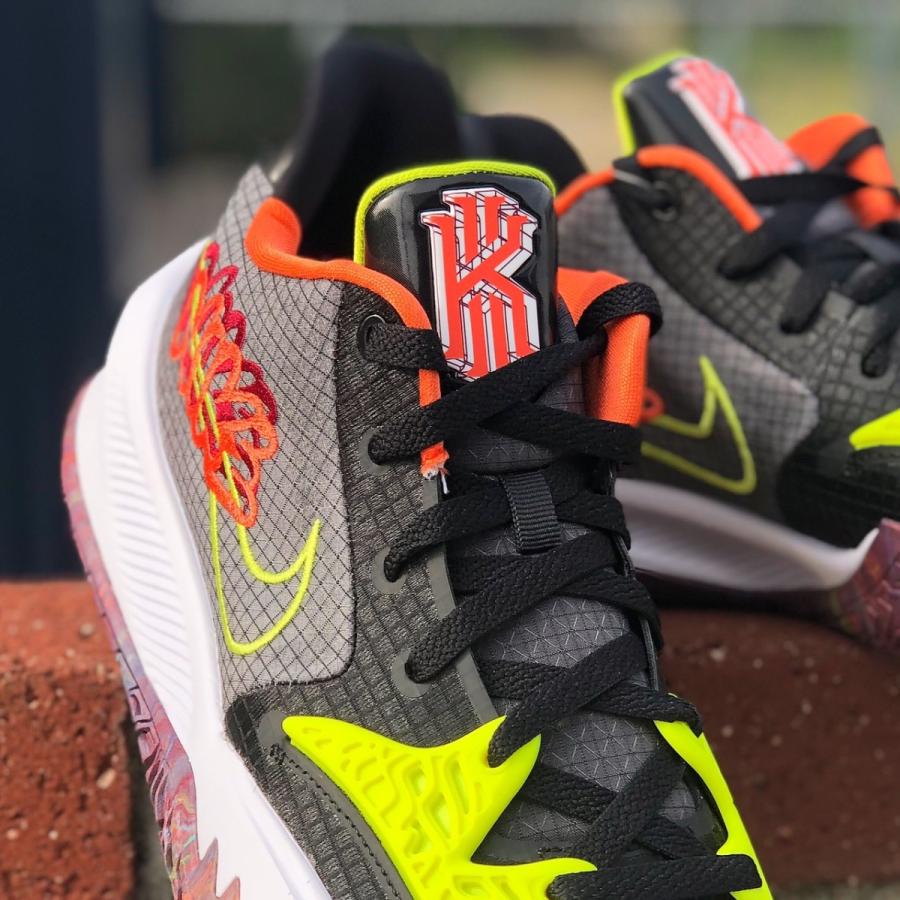 kyrie4 NCAA 28cm 新品未使用 kyrie4 NCAA 28cm 新品未使用 Nike Kyrie 4