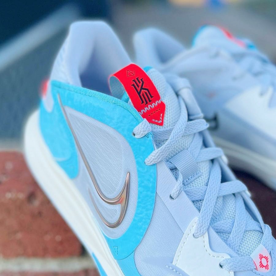 kyrie4 NCAA 28cm 新品未使用 Nike Kyrie 4 