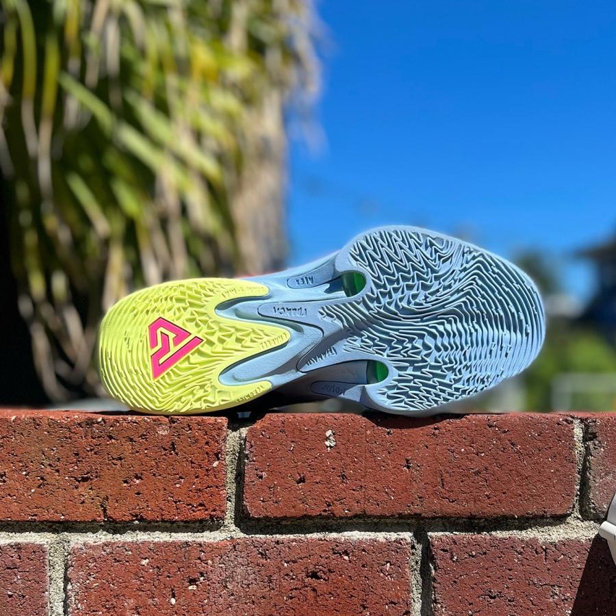 NIKE ZOOM FREAK 4 'UNBELIEVABLE' ナイキ ズーム フリーク 4