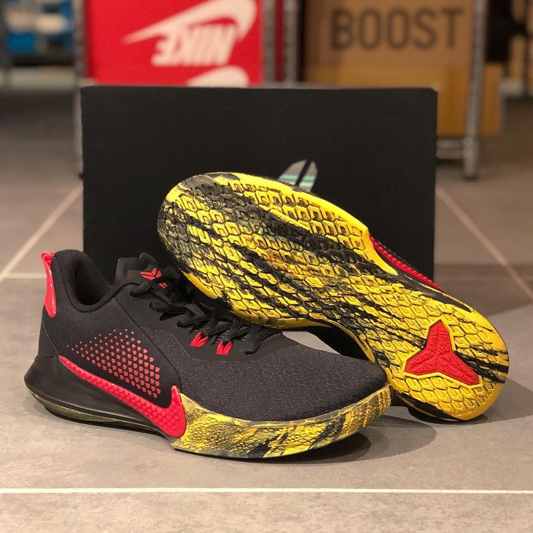 NIKE KOBE MAMBA FURY 'BLUCE LEE' ナイキ コービー ブライアント