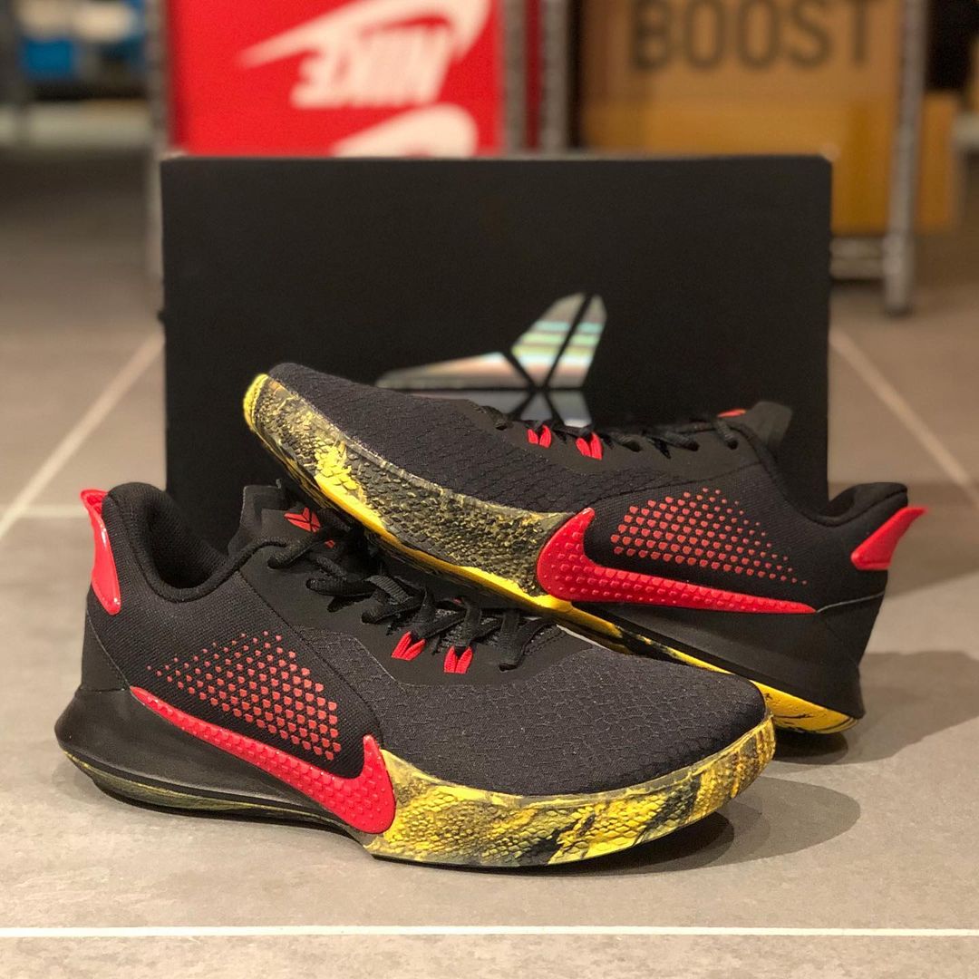 NIKE KOBE MAMBA FURY 'BLUCE LEE' ナイキ コービー ブライアント