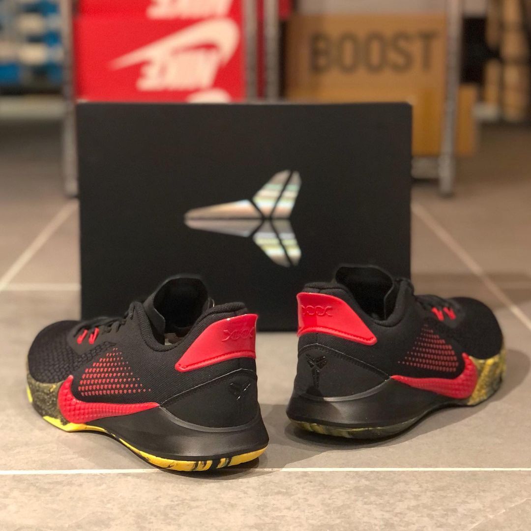 NIKE KOBE MAMBA FURY 'BLUCE LEE' ナイキ コービー ブライアント