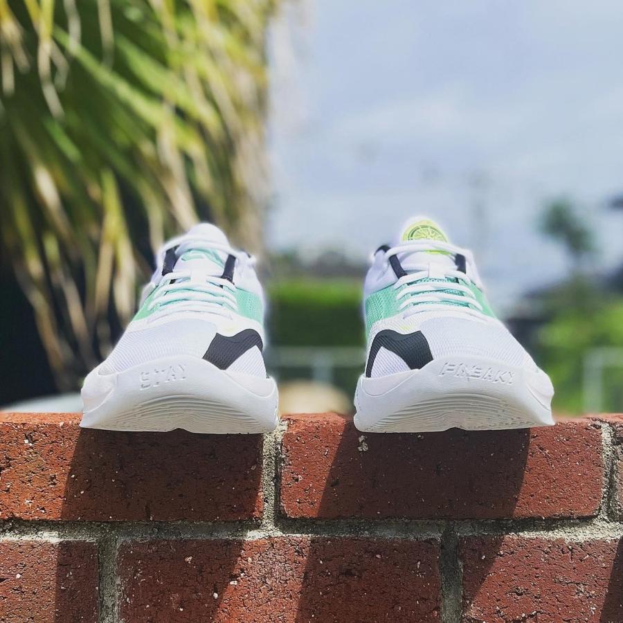 NIKE ZOOM FREAK 4 'BARELY VOLT' ナイキ ズーム フリーク 4 ヤニス