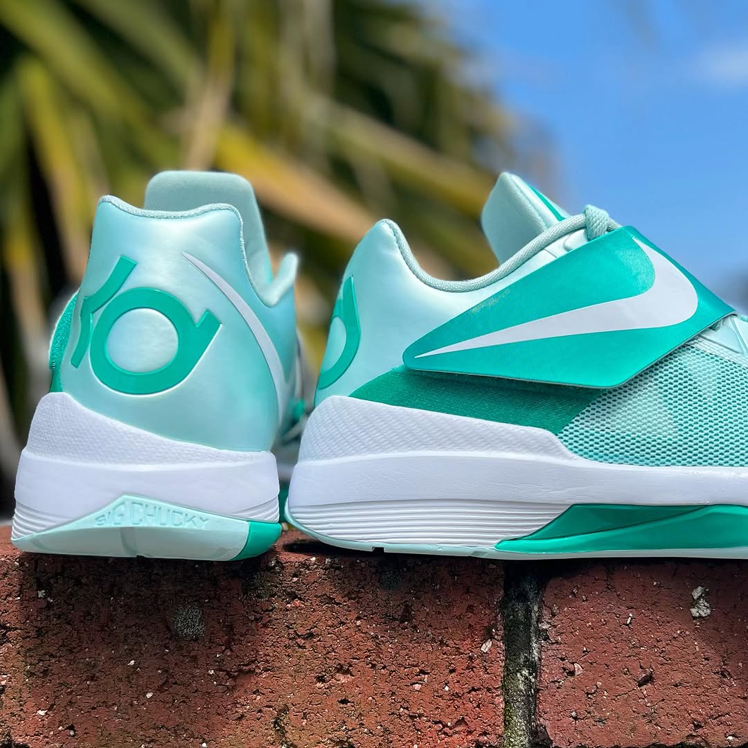 NIKE KD 4 'EASTER' ナイキ ケーディ 4 ケビン デュラント 2025年 復刻