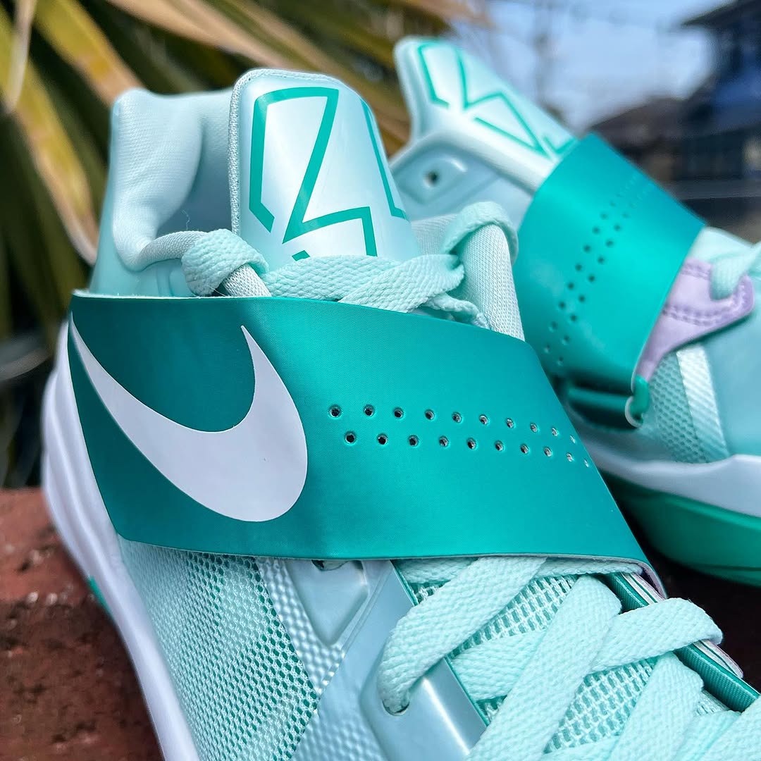 NIKE KD 4 'EASTER' ナイキ ケーディ 4 ケビン デュラント 2025年 復刻