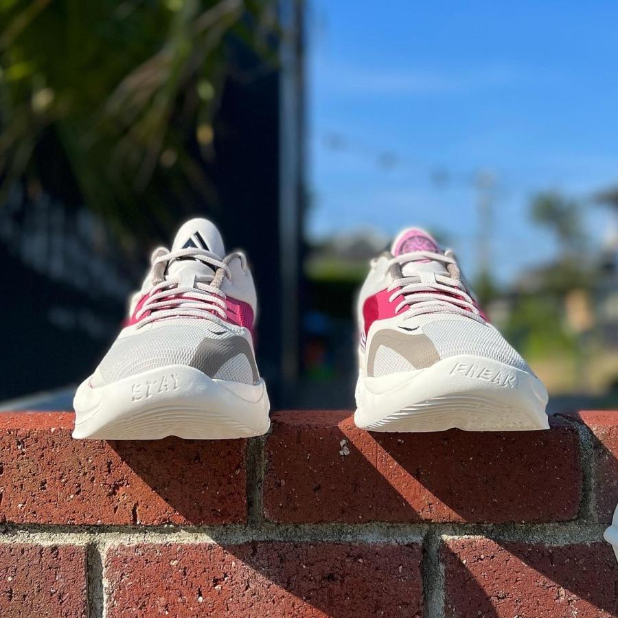 NIKE ZOOM FREAK 4 'LIGHT BONE' ナイキ ズーム フリーク 4 ヤニス