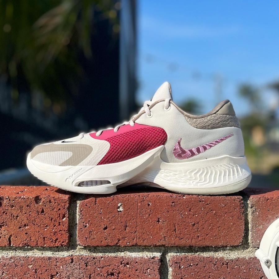 NIKE ZOOM FREAK 4 'LIGHT BONE' ナイキ ズーム フリーク 4 ヤニス