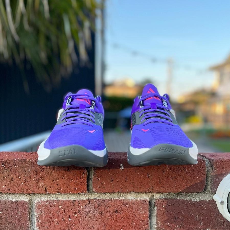 NIKE ZOOM FREAK 4 'ACTION GRAPE' ナイキ ズーム フリーク 4 ヤニス