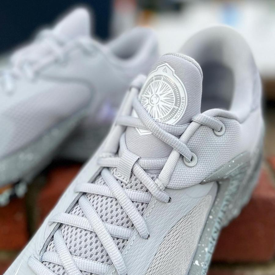 NIKE ZOOM FREAK 4 EP 'WOLF GREY' ナイキ ズーム フリーク 4 ヤニス