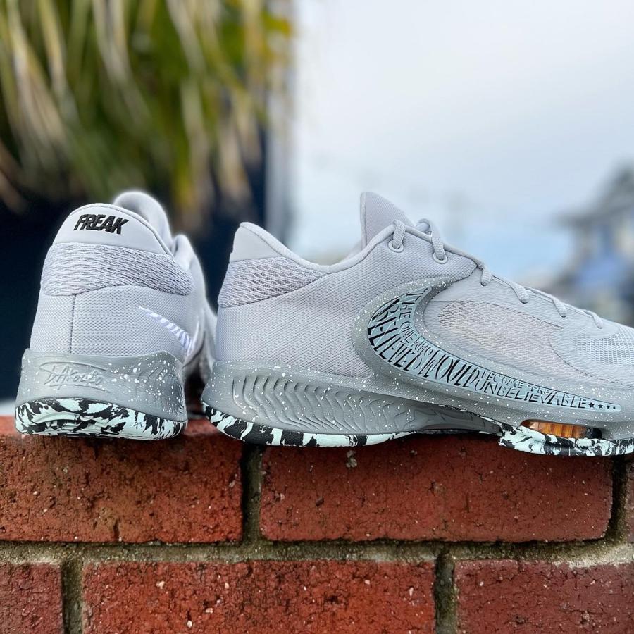 NIKE ZOOM FREAK 4 EP 'WOLF GREY' ナイキ ズーム フリーク 4 ヤニス