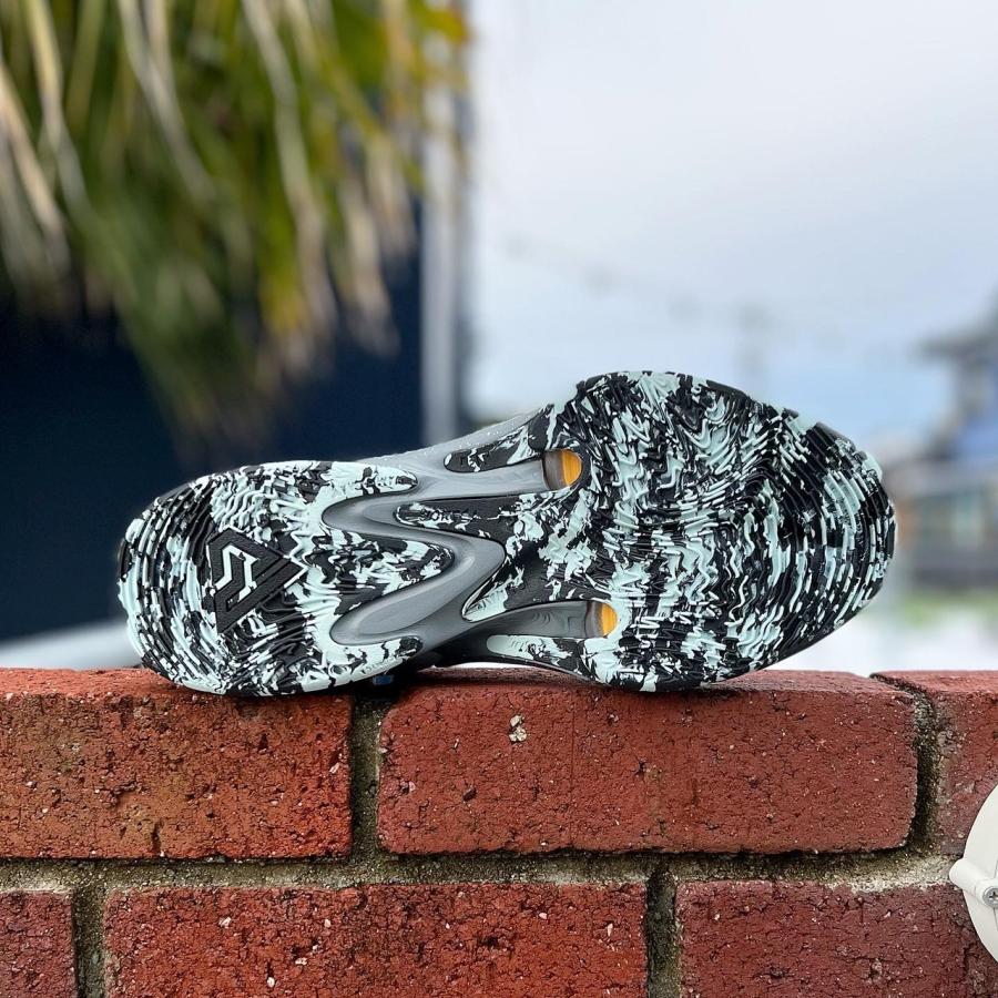 NIKE ZOOM FREAK 4 EP 'WOLF GREY' ナイキ ズーム フリーク 4 ヤニス