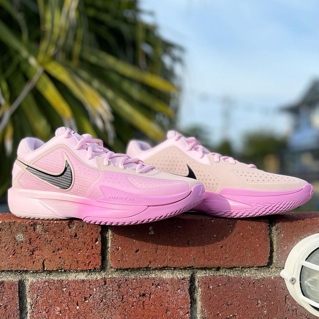 は*ん様 新品未使用　Nike バスケットボールシューズ AT1199-006 スリーシックスティワン バスケットシューズ LIGHT UP PE