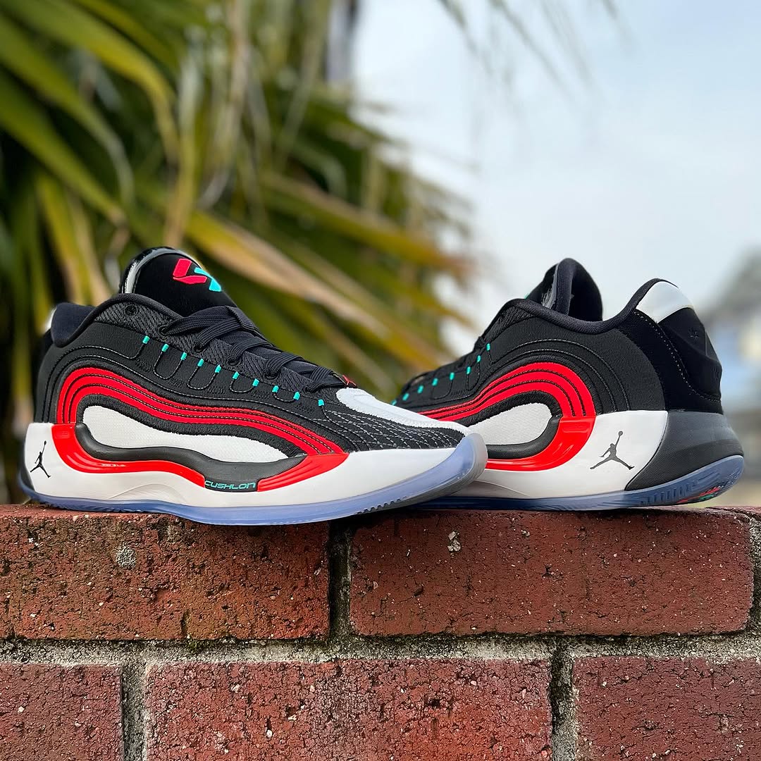 Jordan ルカ 4 PF Bloodline 27.5 新品 Jordan ルカ 4 PF Bloodline 27.5 新品 JORDAN LUKA 4 PF