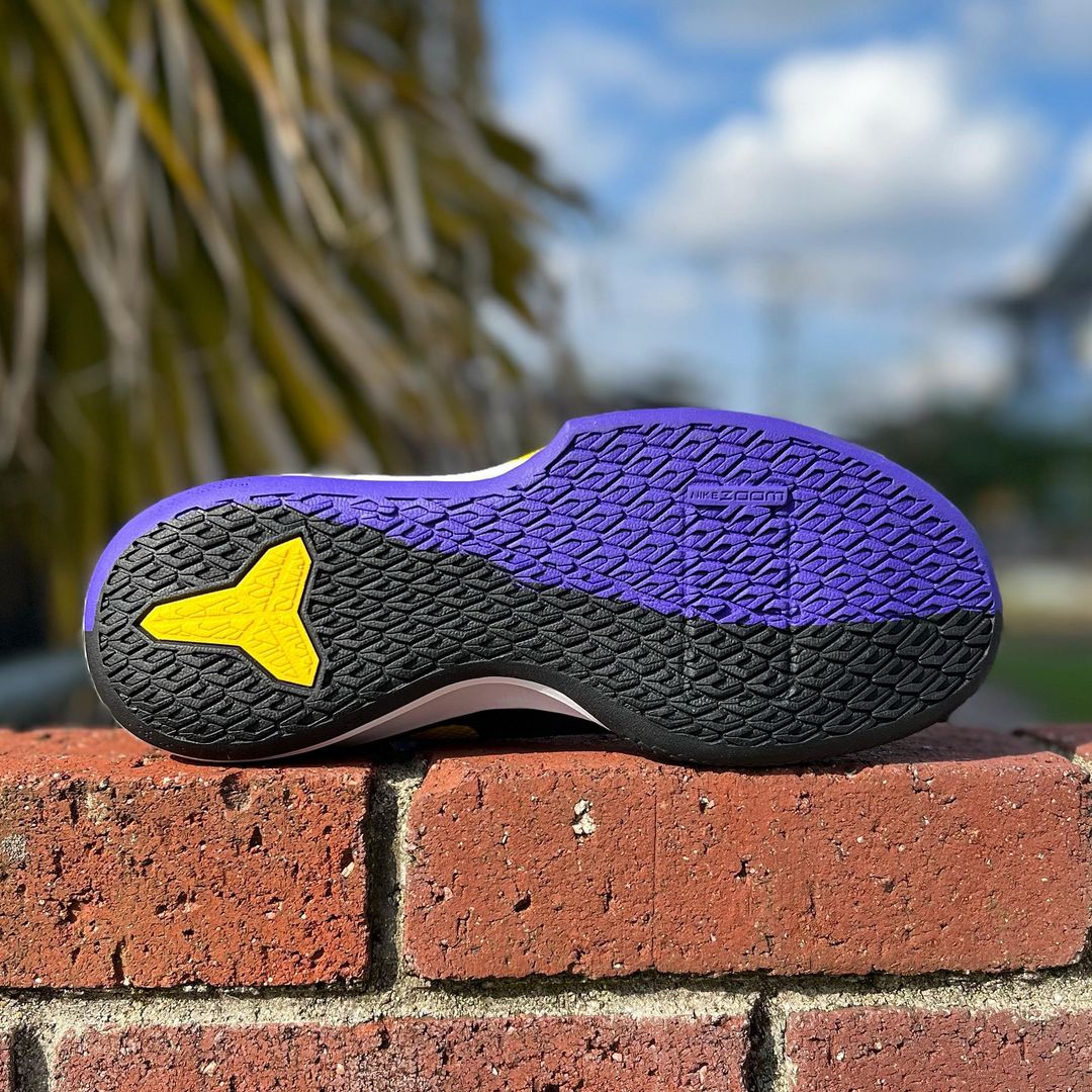 NIKE KOBE MAMBA FOCUS ナイキ コービー マンバ フォーカス