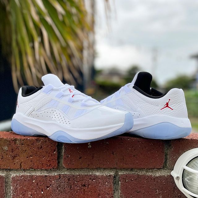 AIR JORDAN 11 CMFT LOW 'WHITE VARSITY RED' エア ジョーダン 11