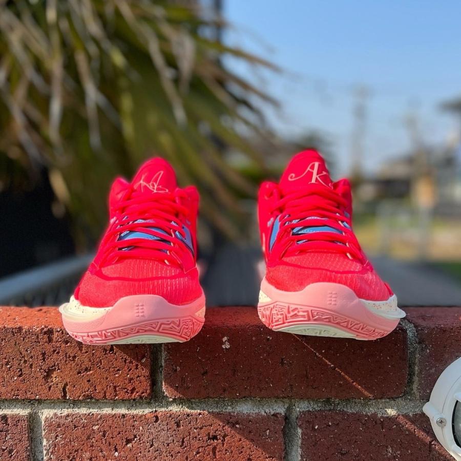 カイリー様 NIKE KYRIE INFINITY 'SIREN RED' ナイキ カイリー 8 インフィニティ