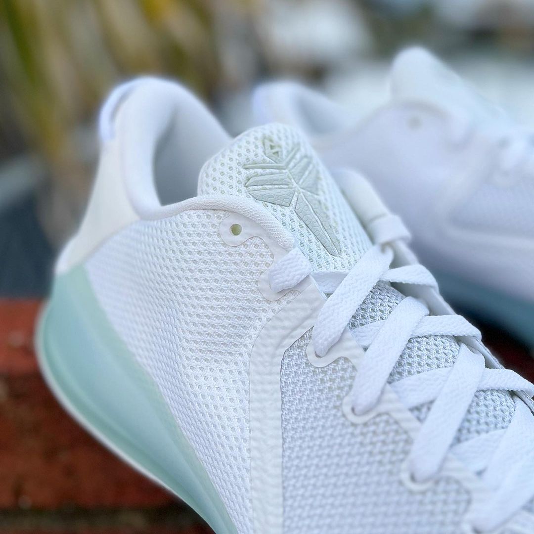 NIKE ZOOM KOBE VENOMENON 6 ナイキ ズーム コービー ヴェノメノン 6