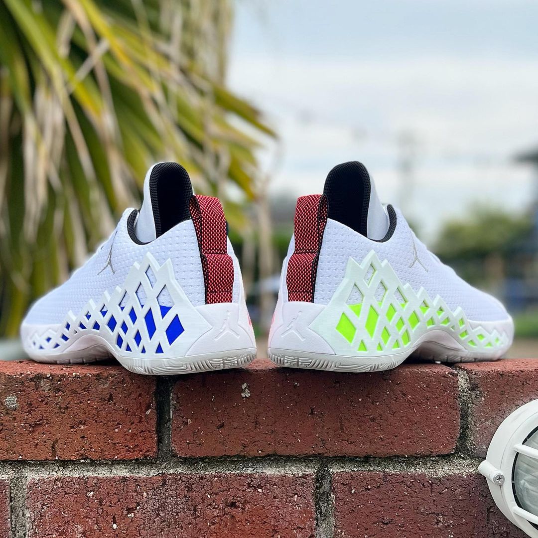 ジョーダン ダイアモンド ロー ブラック 27㎝ 楽天市場】ナイキ ジョーダン ジャンプマン ダイヤモンド ミッド