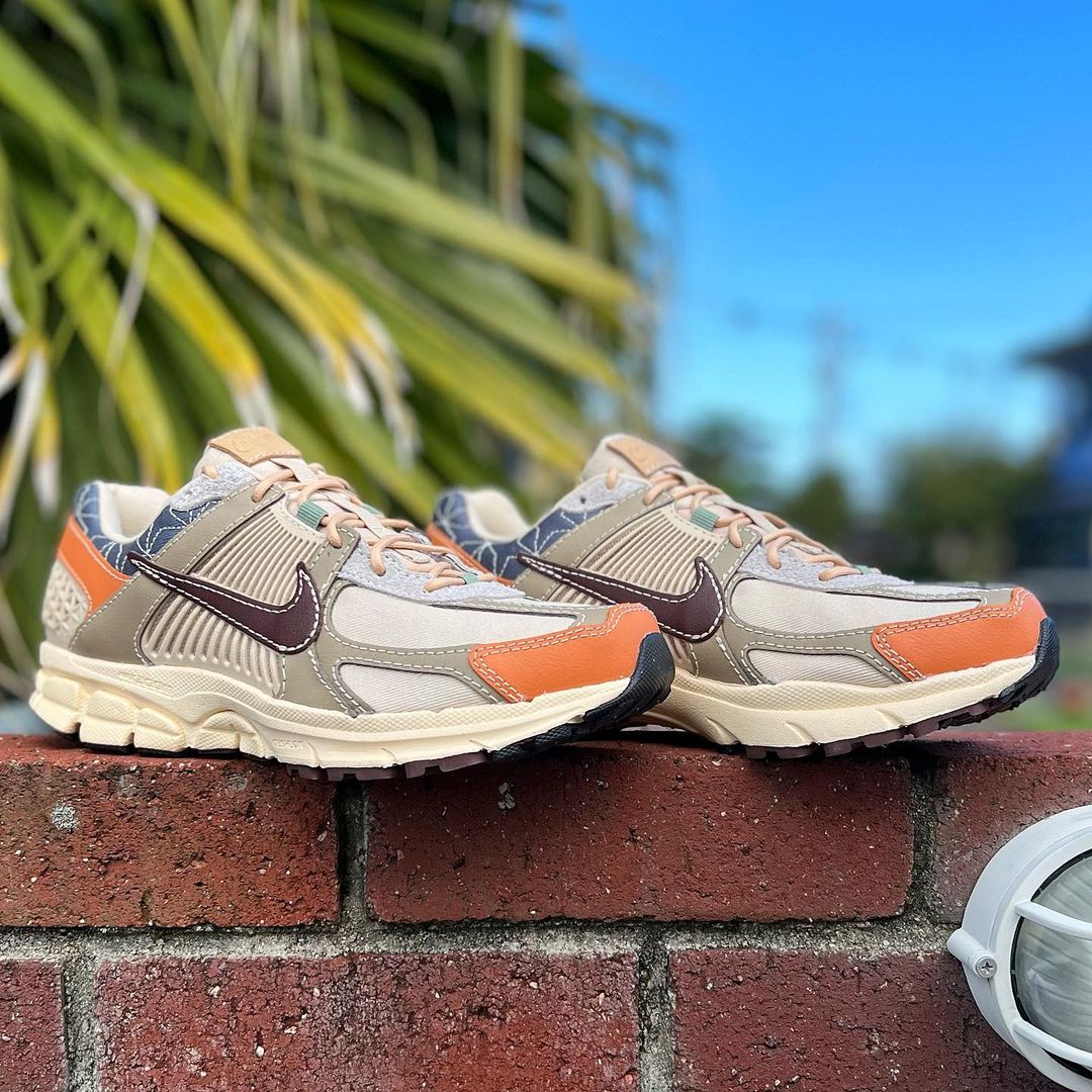 NIKE ZOOM VOMERO 5 'SASHIKO' ナイキ ズーム ボメロ 5 【MEN'S
