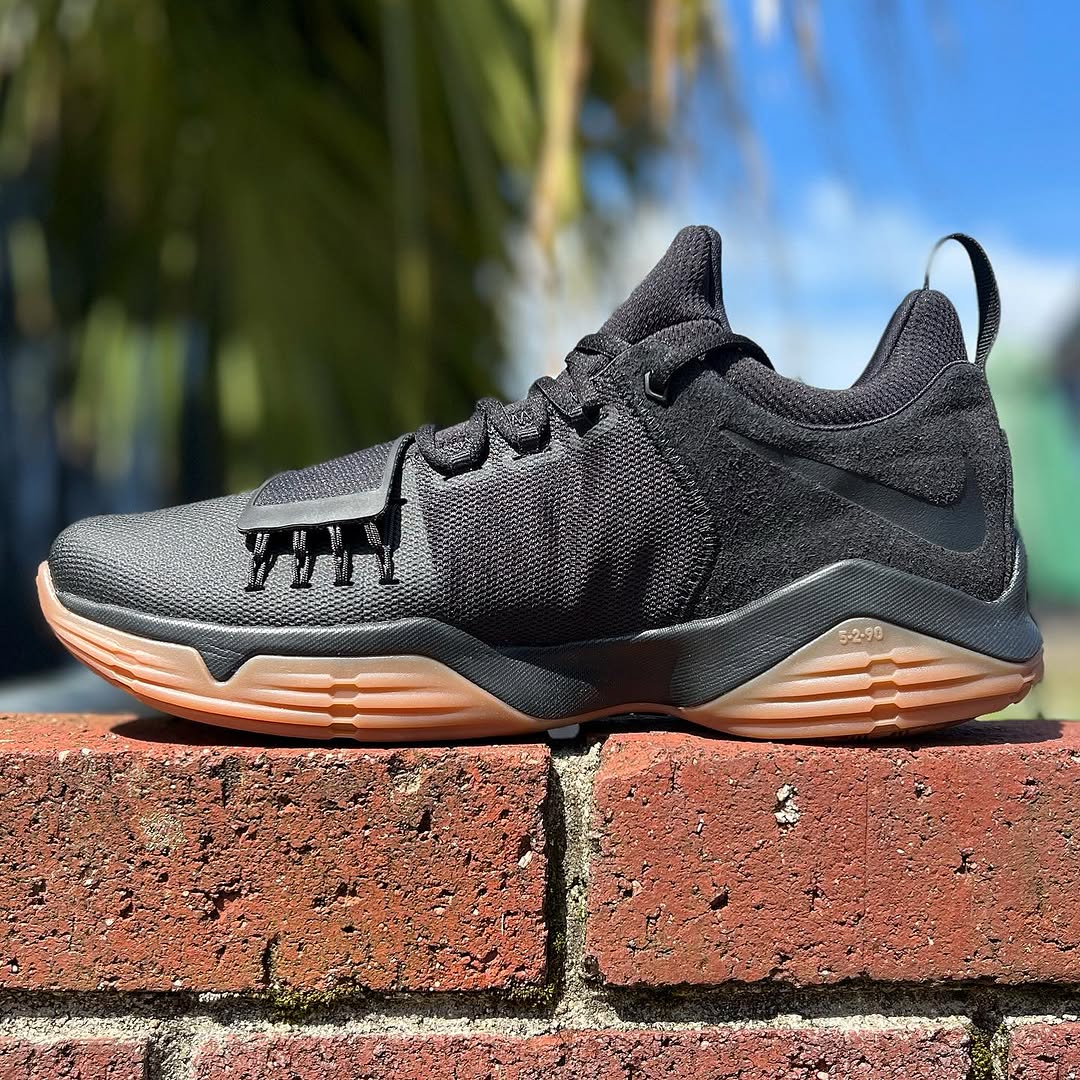 美品☆Nike PG シューズ 13 ブラック NIKE PG 1 RETRO 'BLACK GUM' ナイキ ポール ジョージ 1 2026年 復刻