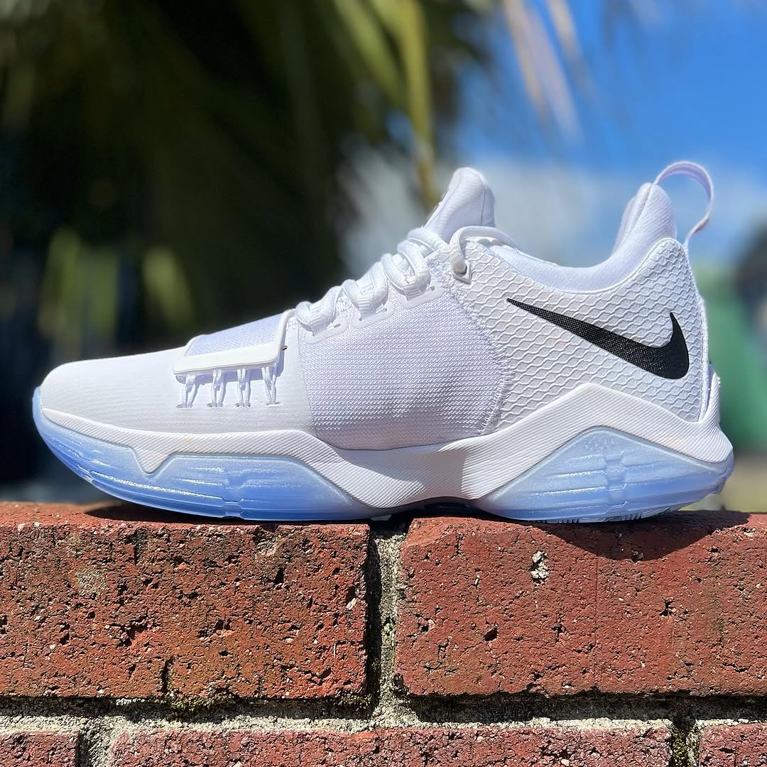 新品未着用　PGシューズ ホワイト NIKE PG 1 RETRO 'WHITE ICE' ナイキ ポール ジョージ 1 2026年 復刻