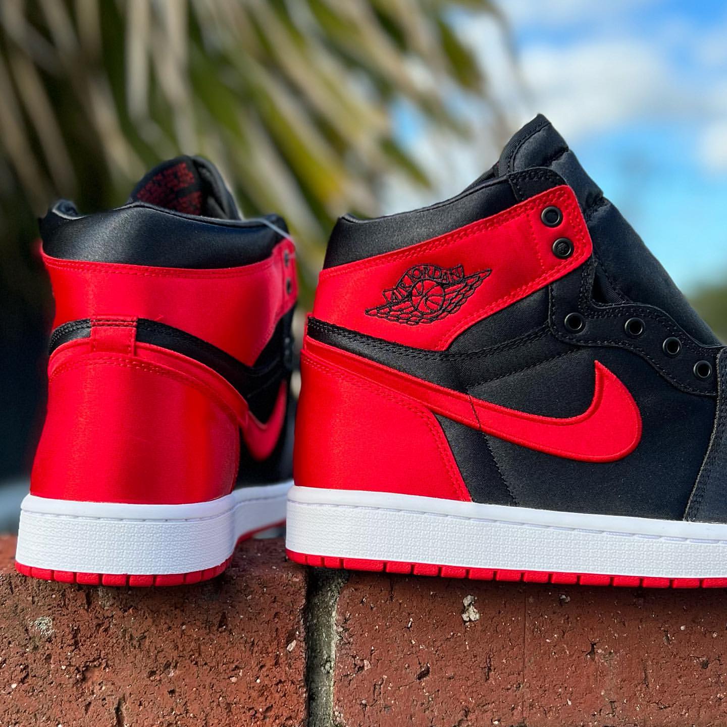 NIKE WMNS AIR JORDAN 1 HIGH OG 'SATIN BRED' ナイキ ウイメンズ エア