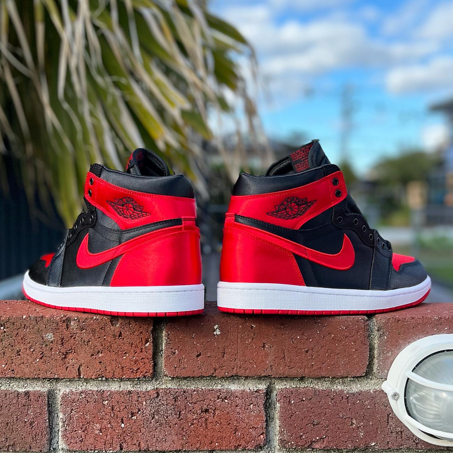NIKE WMNS AIR JORDAN 1 HIGH OG 'SATIN BRED' ナイキ ウイメンズ エア