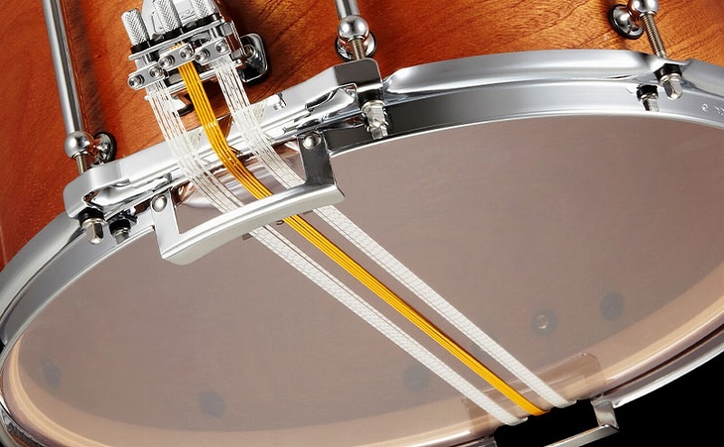 Pearlスネアドラム 金リム Pearl Masterworks Snare Drum 14x6.5 -Gold Swirl on Black Carbon