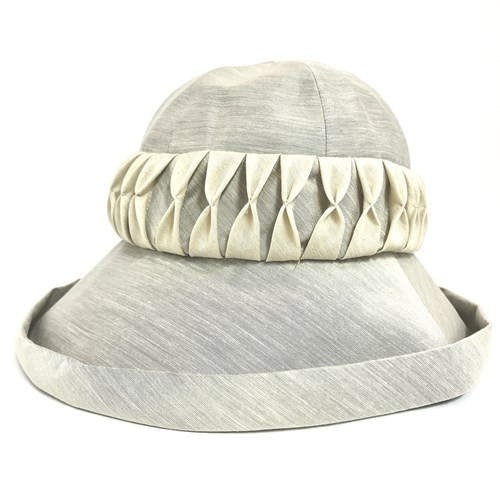 SQUARE SMOCKING HAT