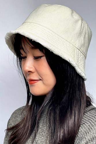 FRINGE LOW ANGLE BK HAT