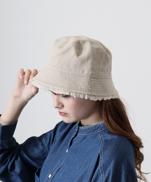 FRINGE LOW ANGLE BK HAT