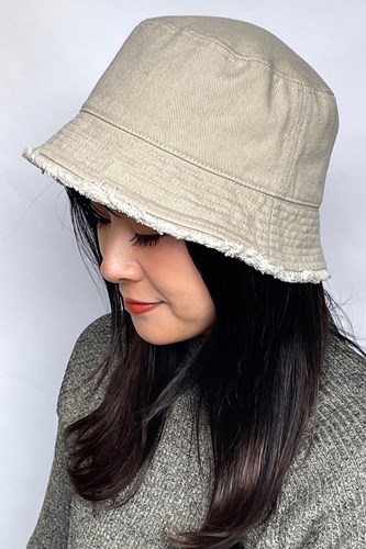 FRINGE LOW ANGLE BK HAT