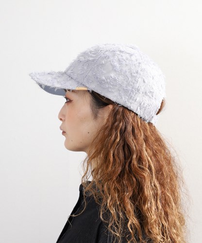PLUME CAP