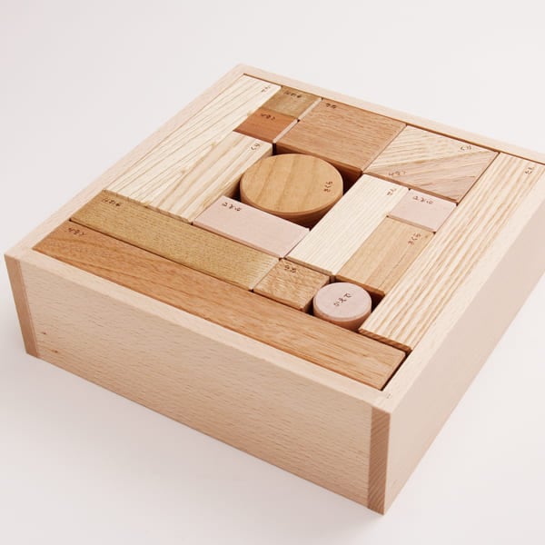 ミミズクさんの止まり木に 檜切り株 ミミズクさんの止まり木に 檜 ミミズクさんの止まり木に 檜切り株 ミミズクさんの止まり木に 檜