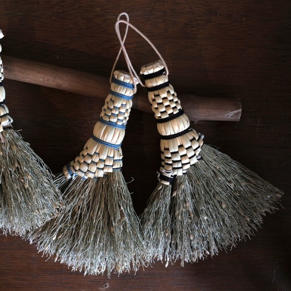 中津箒 ななめ小箒〈中〉 | 吉田慎司 【 北海道 スロウなお買い物